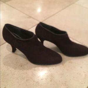 Stuart Weitzman Brown Suede “Shootie”